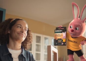 Lo barato sale caro, advierte Duracell en su última campaña global