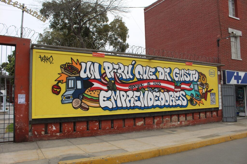 Creatividad y disrupción: Terko interviene elementos de GPO Vallas para campaña de Inca Kola 2 GPO Vallas