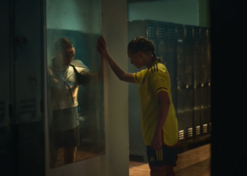 Gatorade grafica el peso de la camiseta de una selección de fútbol en este spot