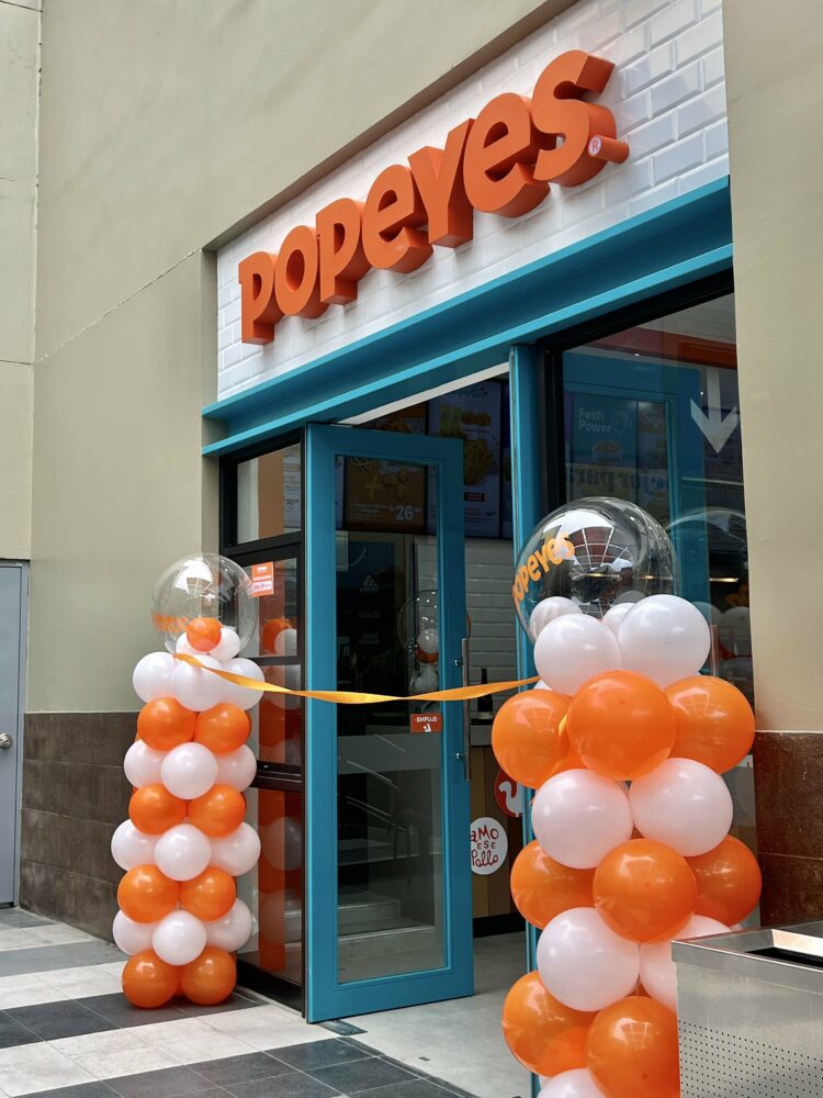 <strong>Popeyes regalará 50 combos personales a las primeras personas que visiten su nueva tienda</strong> 1 Popeyes regalará 50 combos personales