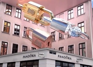 Pandora crea icónicos candados gigantes para anunciar el inicio de la Copenhagen Fashion Week
