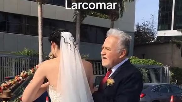 Novia se queda varada en Larcomar: Así fue la campaña de Rímac Seguros 1 Novia se queda varada en Larcomar: Así fue la campaña de Rímac Seguros