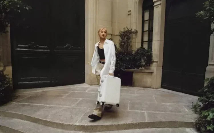 Viajar tiene más de un significado en esta campaña protagonizada por Mbappé