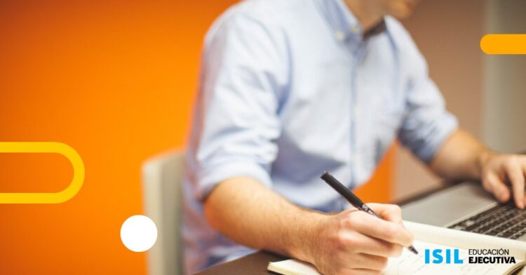 60% de profesionales peruanos prefieren cursar estudios de postgrado en modalidad híbrida 1 WhatsApp Image 2023 09 29 at 13.30.49