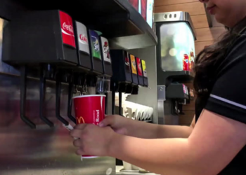 Estados Unidos: ¿Por qué McDonald’s eliminará las máquinas de gaseosas de autoservicio?