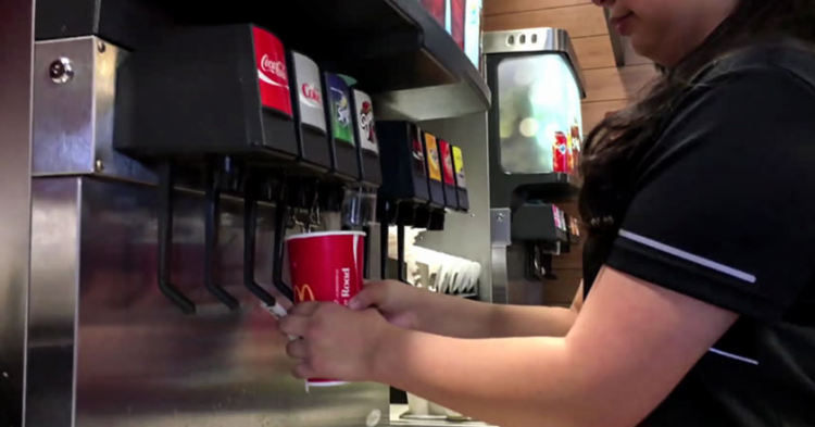 Estados Unidos: ¿Por qué McDonald’s eliminará las máquinas de gaseosas de autoservicio?