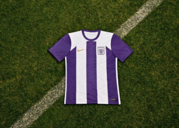 Alianza Lima presenta su camiseta en homenaje al Señor de los Milagros