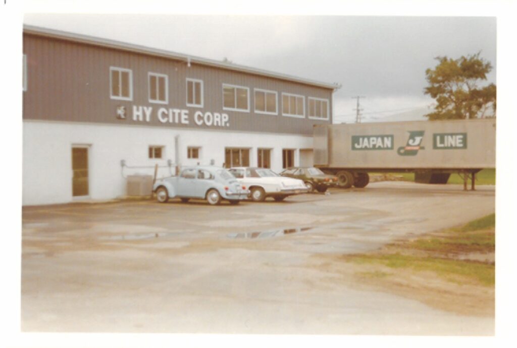 Primera tienda Hy Cite