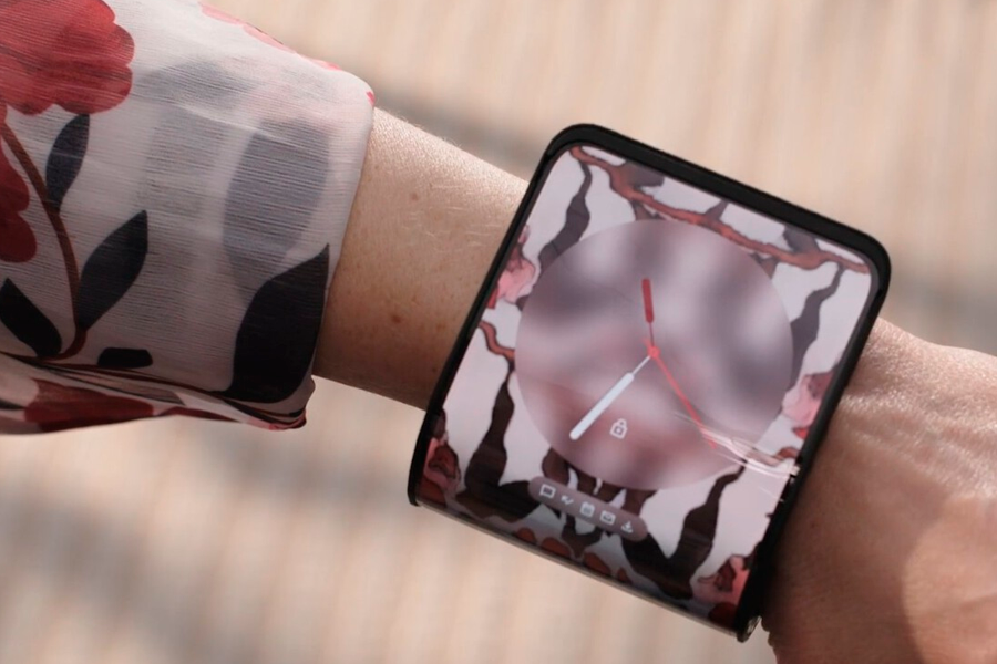 Motorola presenta un celular con pantalla flexible que se puede llevar en la muñeca 4 motorola 5