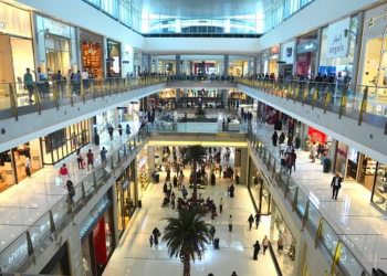 GENERACIÓN Z TIENDAS FÍSICAS