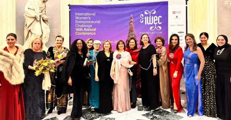 Cintya Añaños de ISM es reconocida por el Premio IWEC 2023