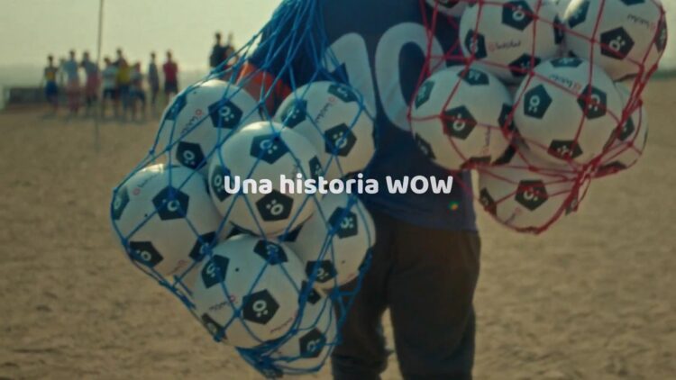 Wow dona cancha de fútbol para niños de San Juan de Miraflores