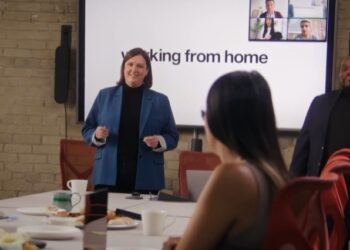 ¿Trabajar de forma presencial solo 3 días a la semana? Mejor 7, dice esta sátira