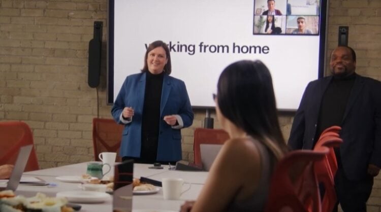 ¿Trabajar de forma presencial solo 3 días a la semana? Mejor 7, dice esta sátira