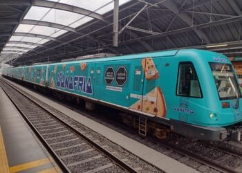 Panetón D’Onofrio aporta magia navideña a los viajes en la Línea 1