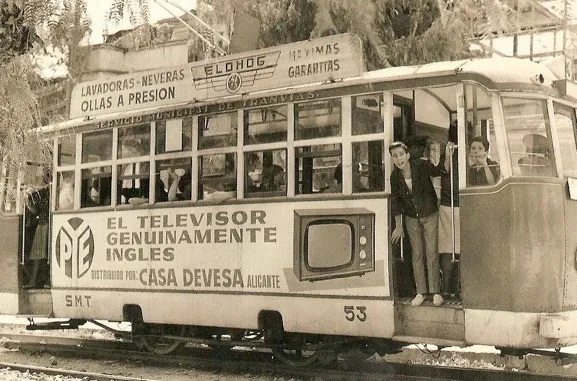 ¡TE ACORDÁS HERMANO QUÉ TIEMPOS AQUELLOS! 1 publicidad en tranvia