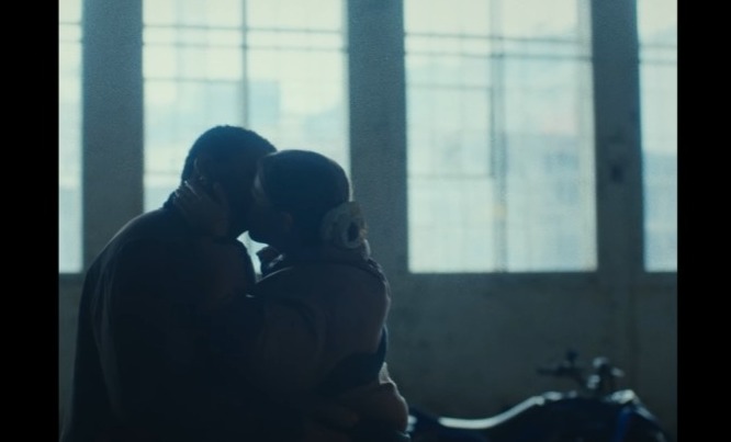 Swipe y conecta: Tinder transforma su propósito en su última campaña 1 Swipe y conecta: Tinder transforma su propósito en su última campaña