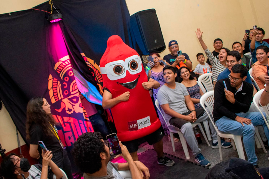 Gladiadores Perú: "Reptil" y "Condoncín" combaten las infecciones de transmisión sexual en esta campaña 4 condo 2