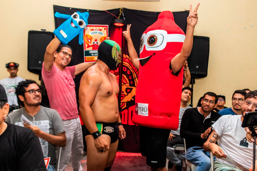 Gladiadores Perú: "Reptil" y "Condoncín" combaten las infecciones de transmisión sexual en esta campaña 3 condo 3