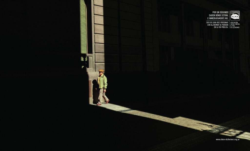 Esta campaña habla sobre las personas con Alzheimer que deambulan en la vía pública 2 A.L.M.A. 2Segundo Verde