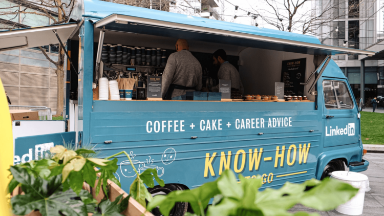 Café gratis y consejos profesionales: LinkedIn reinventa la forma de avanzar en el trabajo