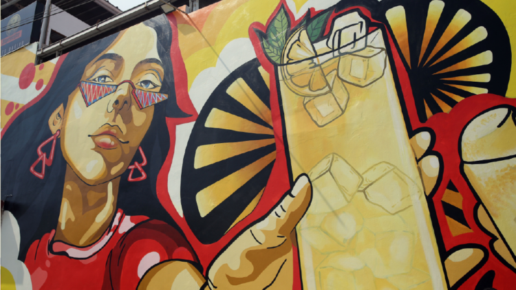 Johnnie Walker presenta un nuevo mural en Punta Hermosa junto a artista emergente 1 whisky