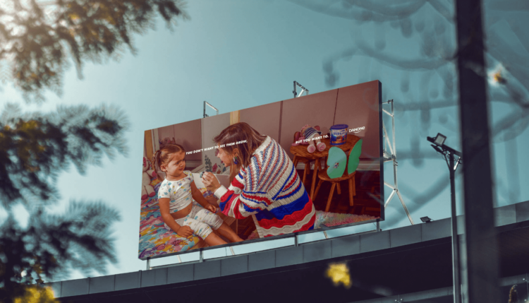 Campaña retrata la contradicción de los padres que no quisieran que lo hijos crezcan