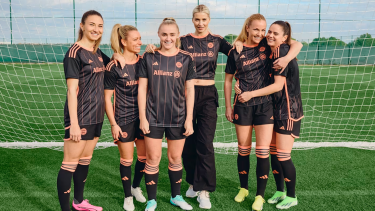Bayern Munich lanza su primera camiseta exclusiva para el equipo femenino 1 bayern