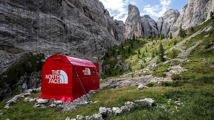 The North Face desafía con exposición en las cumbres de los Alpes italianos 1 The North Face desafía con exposición en las cumbres de los Alpes italianos