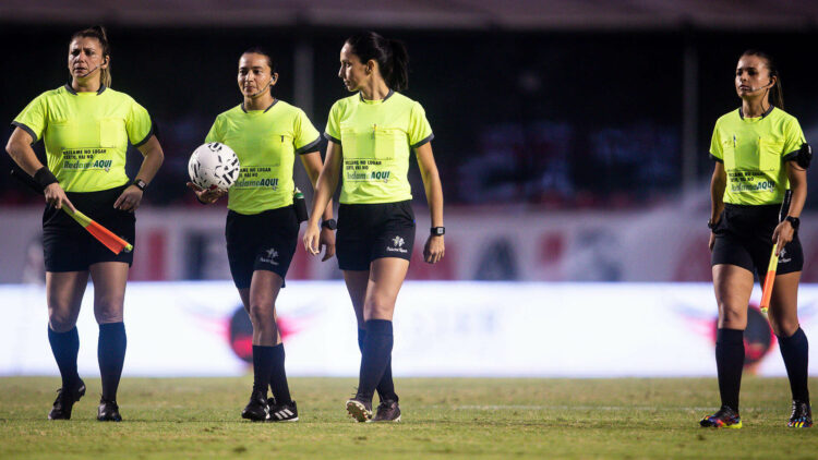 Un patrocinio inesperado: ¿por qué esta empresa decide ser el sponsor de los árbitros del fútbol?