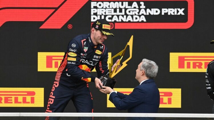 Por primera vez, la Fórmula 1 entregará un trofeo diseñado por inteligencia artificial 1 podio ganador max verstappen r