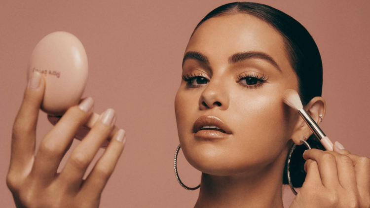 Rare Beaty entre las 100 empresas más influyentes del 2024: el éxito de Selena Gomez