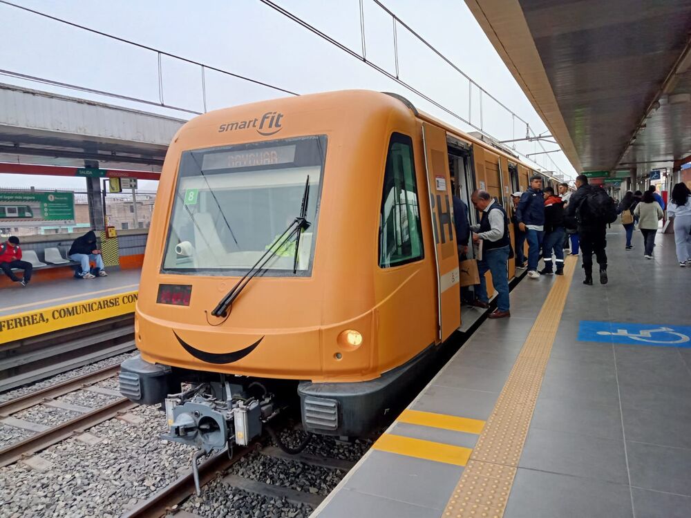 Smart Fit lanza la Campaña 'Hoy Empiezo el Gym' con activaciones en la Línea 1 del Metro de Lima 2 Campana Smart Fit Linea 1 1
