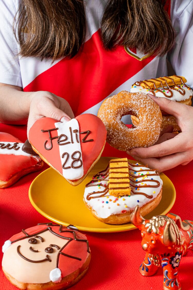 Dunkin’ lanza donuts sabor turrón y churro relleno como tributo a la cultura peruana