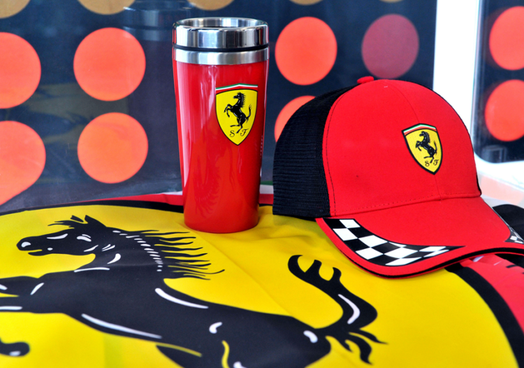 Ferrari productos falsificados