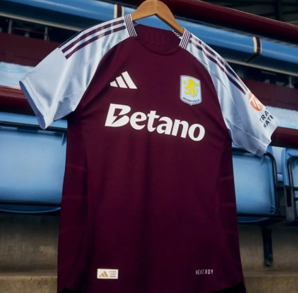 adidas presenta la nueva indumentaria de Aston Villa junto a integrantes de Black Sabbath 2 GRAFICA 40 2
