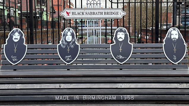 adidas presenta la nueva indumentaria de Aston Villa junto a integrantes de Black Sabbath 3 GRAFICA 41 1