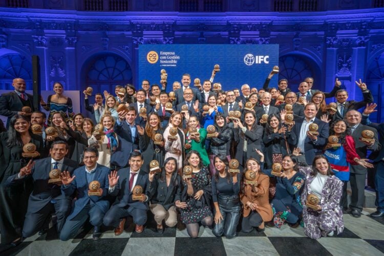 Empresas líderes en sostenibilidad reciben el distintivo EGS de Perú Sostenible