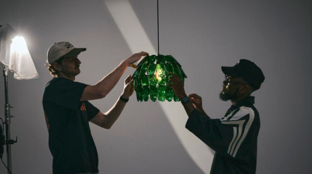 heineken transforma botellas