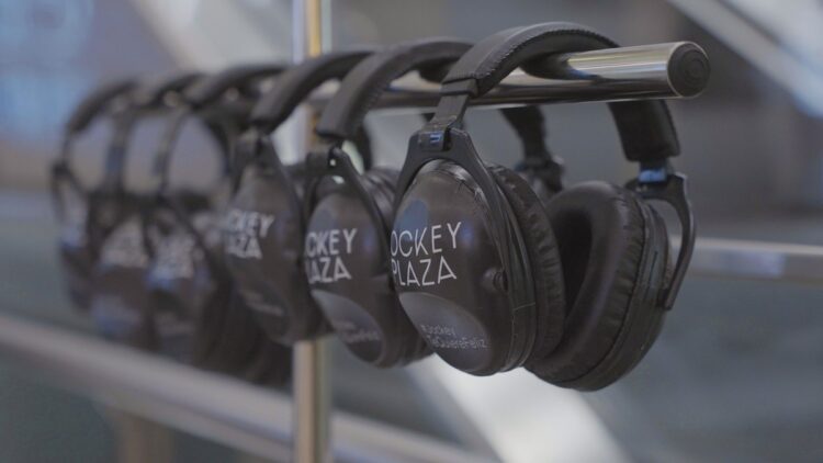 Jockey Plaza implementa su nuevo servicio de audífonos diseñados para personas neurodivergentes 1 48b5e918 559d 4c12 9664 7093d87b09ce
