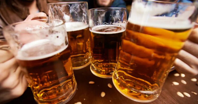 El peruano y la chela: ¿cuántas botellas bebe en promedio al año y cómo impacta eso a la economía? 1 PORTAL 58 3