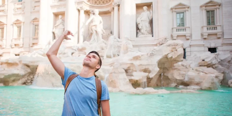 Roma cobrará 2 euros por lanzar una moneda en la Fontana di Trevi 1 938 tirar monedas suerte deseo fontana di trevi re 1