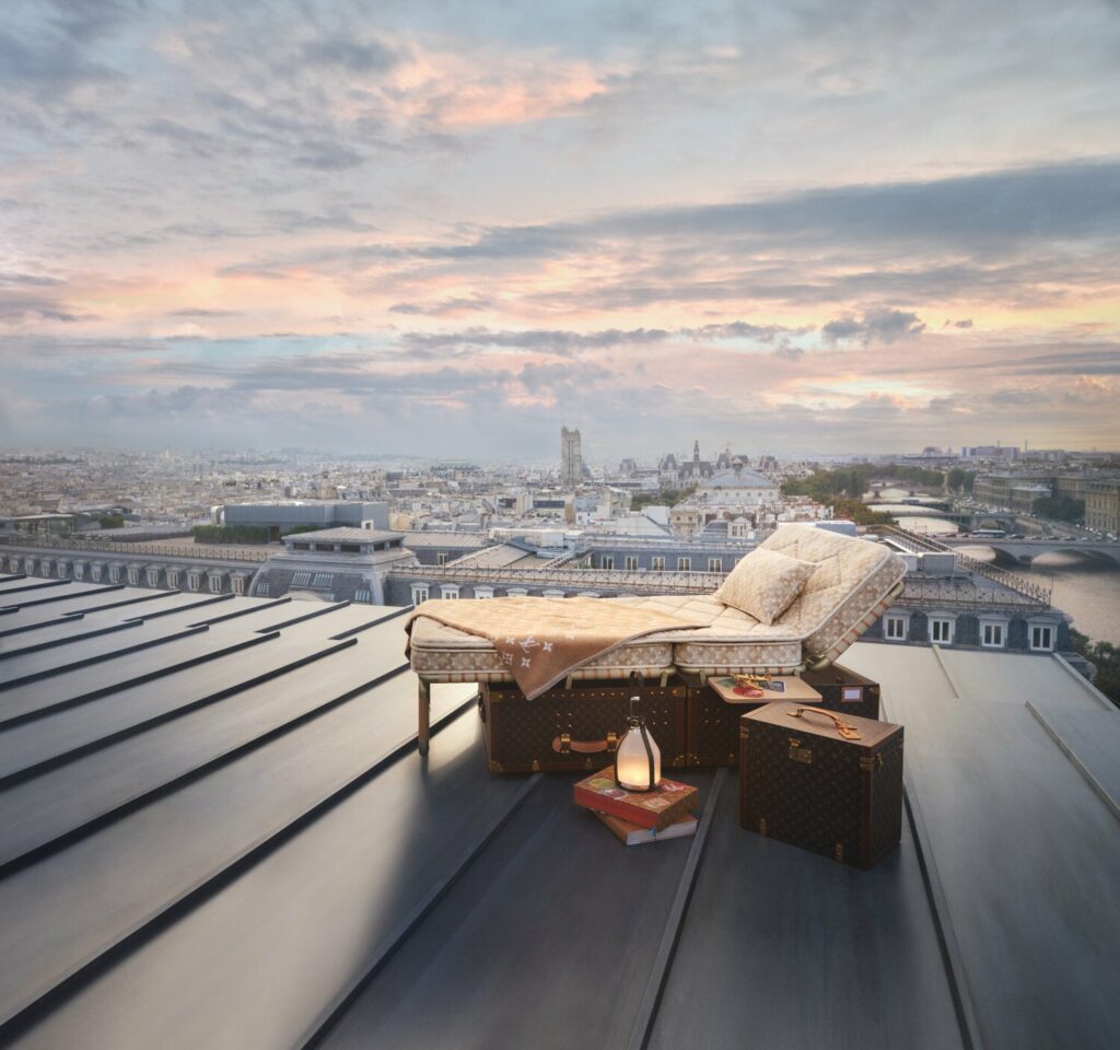 Louis Vuitton presenta una nueva versión de su icónico Baúl Cama 3 GX7FlqGWIAAdqFT