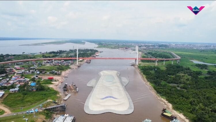 Nosotras desafía tabúes y empodera a la mujer: la toalla más larga del Perú y el majestuoso Río Rojo 1 Toallas Largas Puente Nanay 1