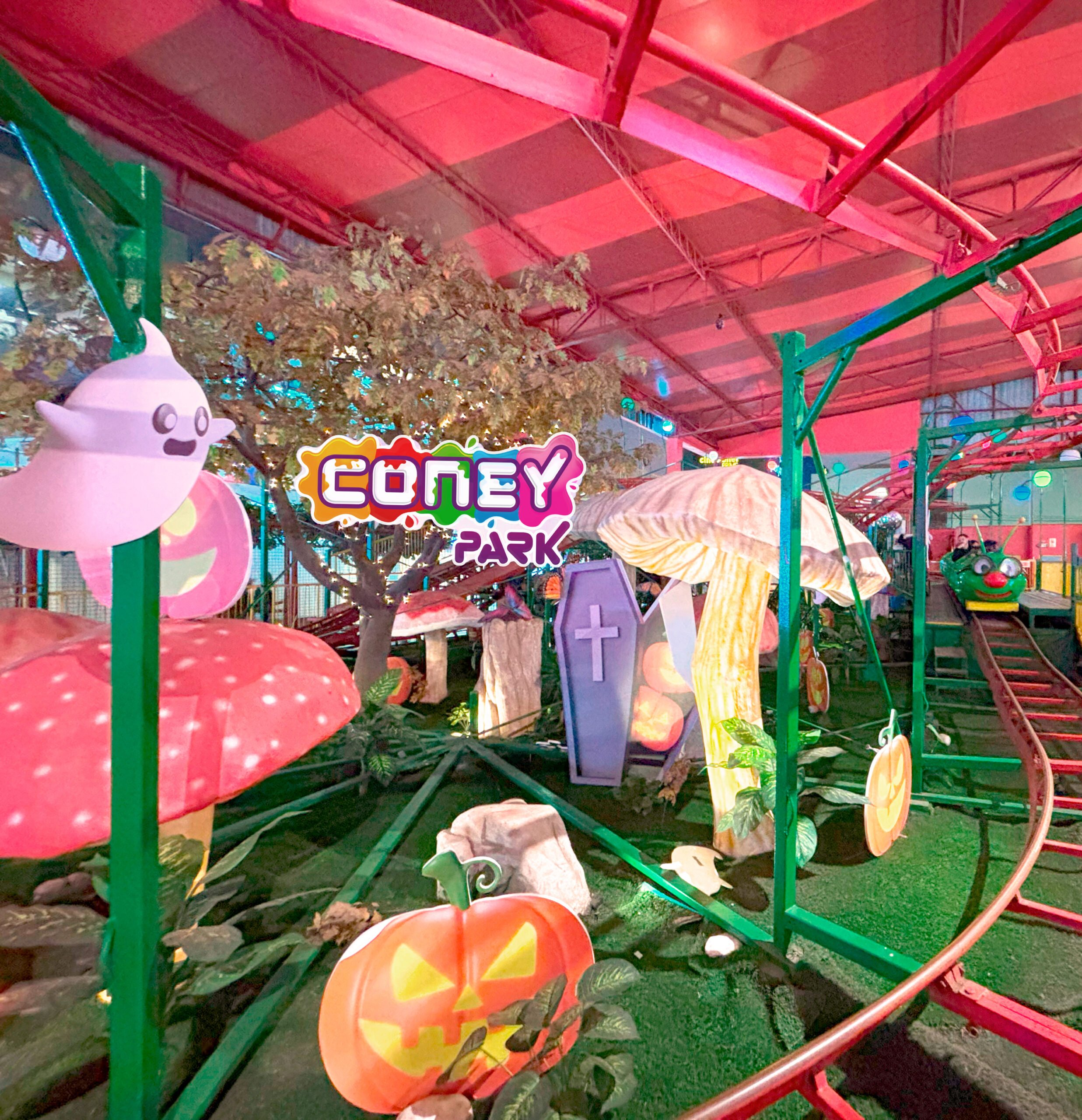 Halloween: las 100 primeras personas disfrazadas que visiten Coney Park podrán jugar gratis durante una hora 7 Gusanito CPSM scaled