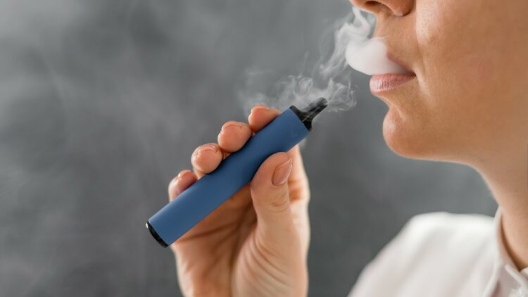 Prohibido vapear: promulgan ley que restringe su uso en centros educativos, oficinas y transporte público 1 17140374590076