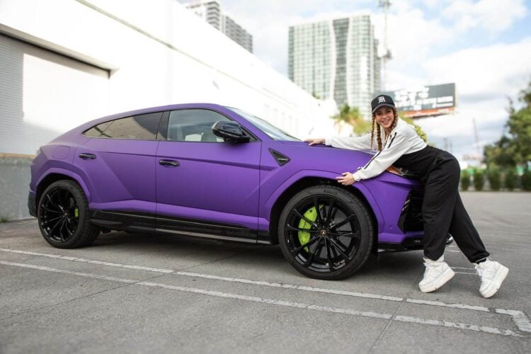 Shakira regalará Lamborghini