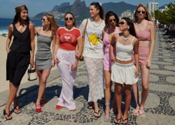 GIRLGANG RIO RIPLEY