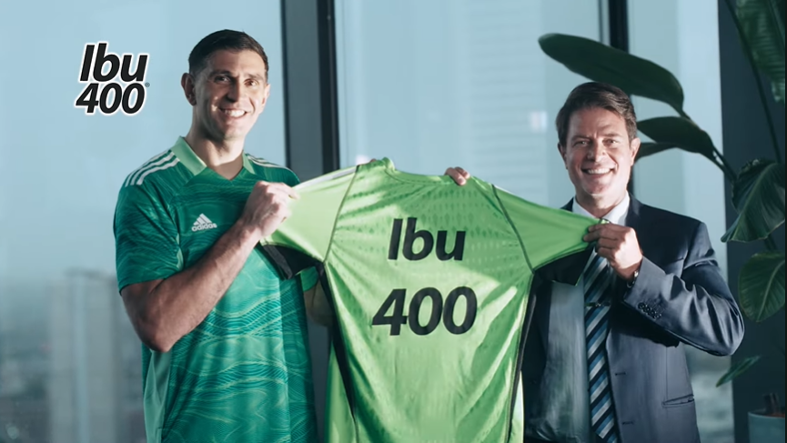 De Dibu a Ibu Martínez: Genomma lab promociona analgésico con el carismático arquero 2 Ibu Martínez