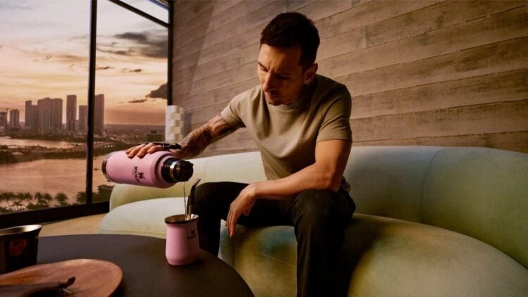 Lionel Messi y Stanley se unen para lanzar una exclusiva colección: ¿Cuánto costará y dónde comprarlos? 1 WhatsApp Image 2024 11 25 at 11.13.49 1